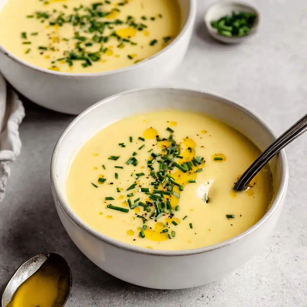 Potato Leek Soup That Tastes Cozy, Clean, and Comforting 4 Potato Leek Soup
