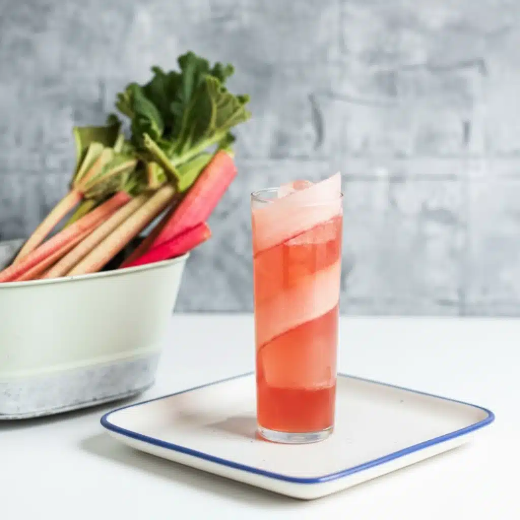 Iced Rhubarb Tea Recipe: A Refreshing Summer Drink You’ll Love 4 Iced Rhubarb Tea