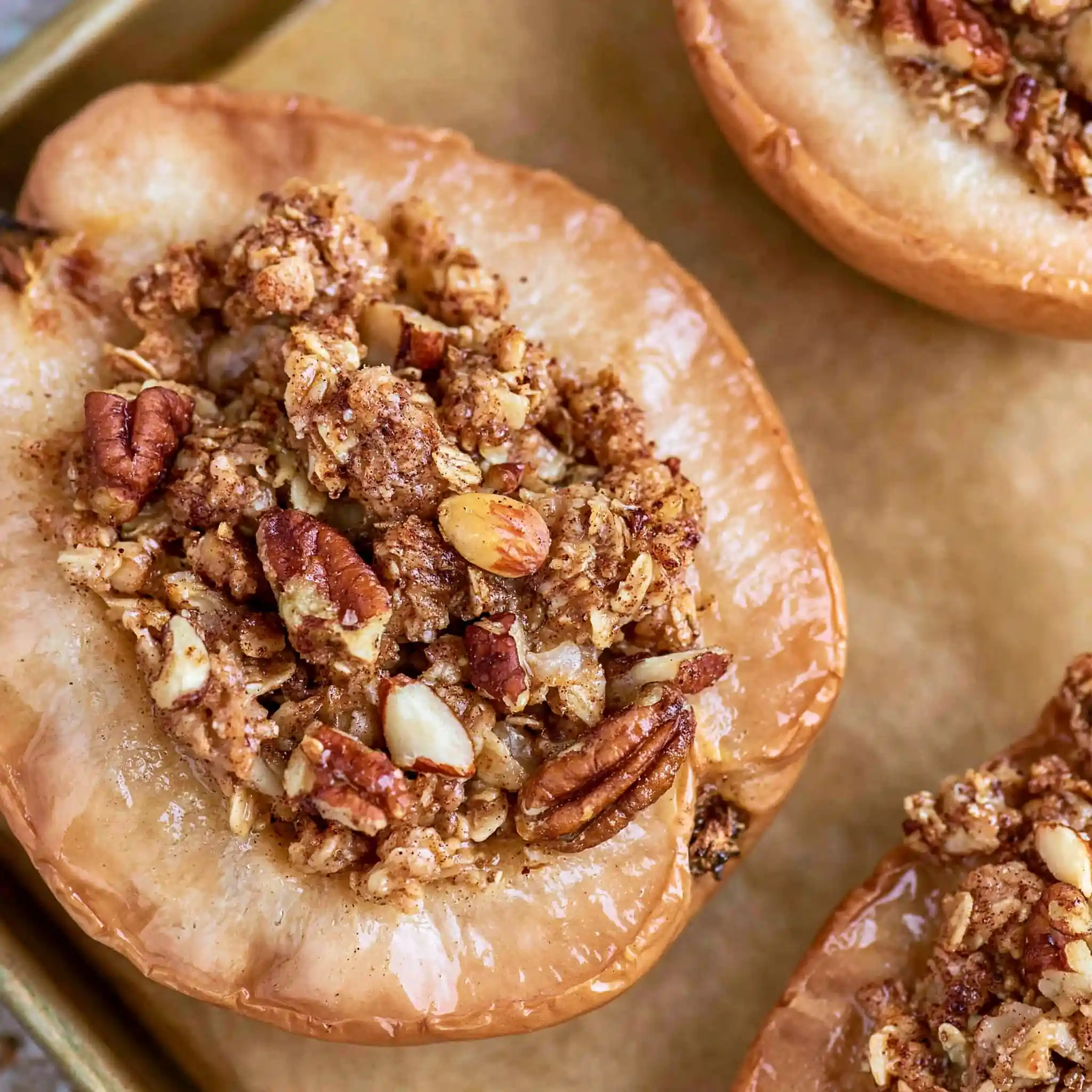 Baked Pears with Oatmeal Crumble