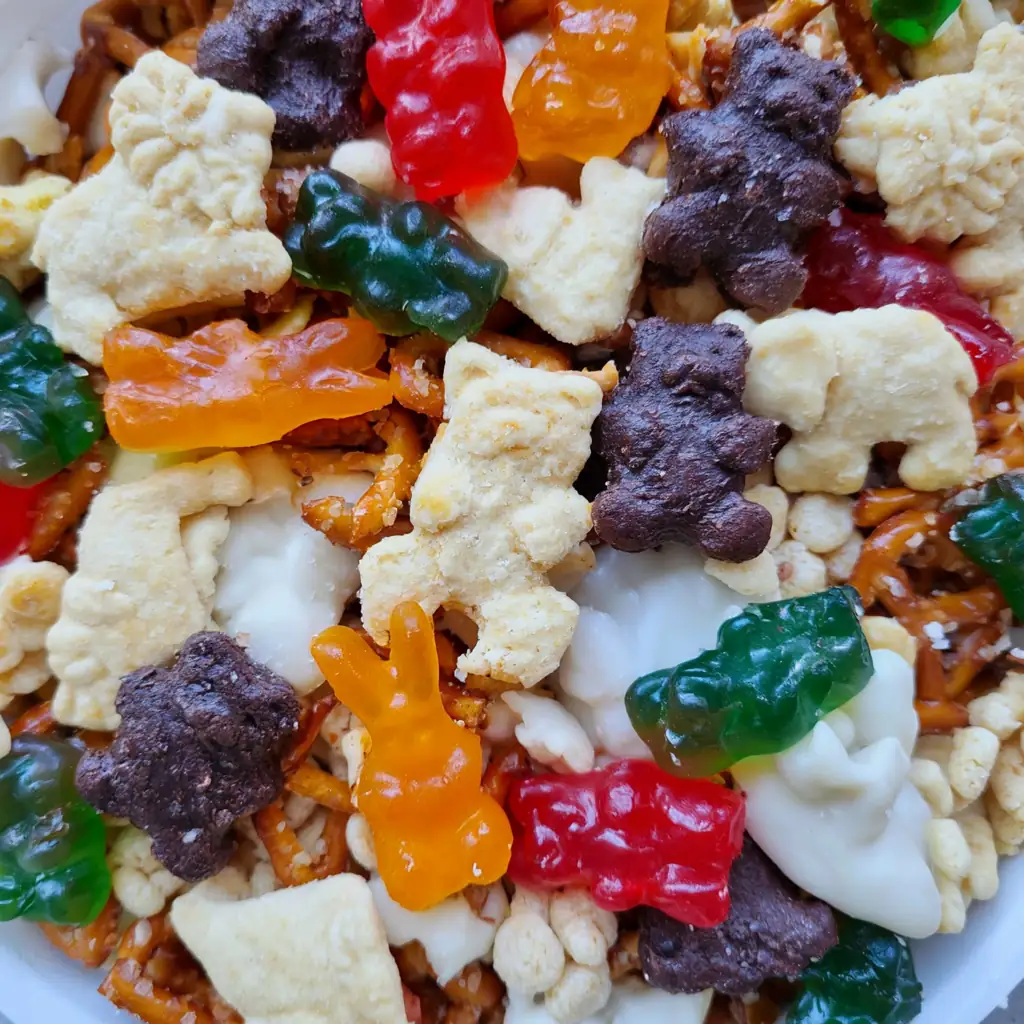 Animal Feed Trail Mix: Easy Zoo Snack for Kids 5 Animal Feed Trail Mix